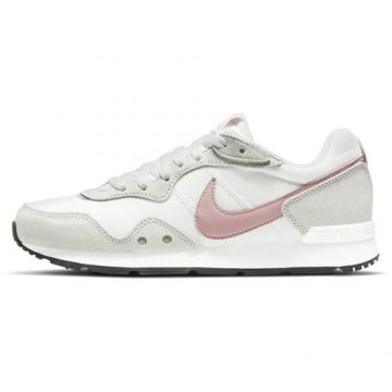 Pantofi sport femei Nike Venture Runner CK2948-104