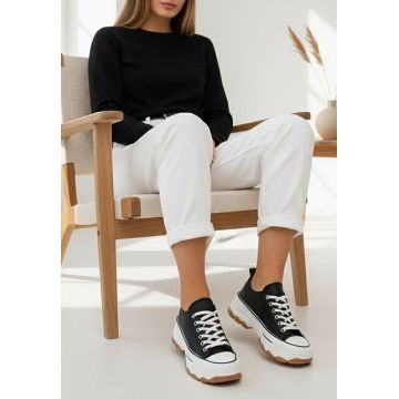 Tenisi dama Raviana negri