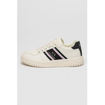 Pantofi sport cu broderie logo si sireturi