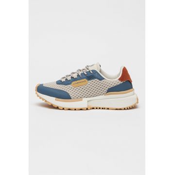 Pantofi sport cu design perforat