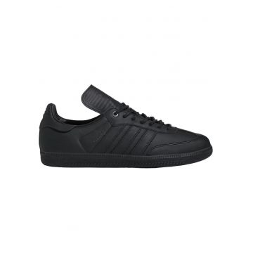 i Adidas Humanrace Samba