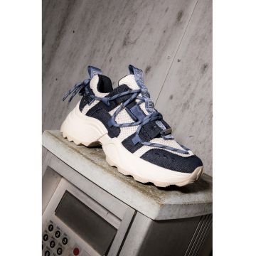 Pantofi sport masivi cu garnituri de plasa Tazmania