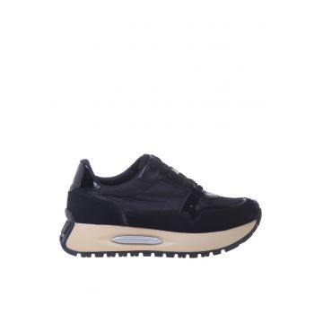 Pantofi sport cu talpa wedge si garnituri din piele intoarsa si material textil