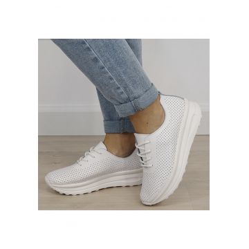 Sneakersi alb perforati din piele naturala 5122 M2 19261 - Alb