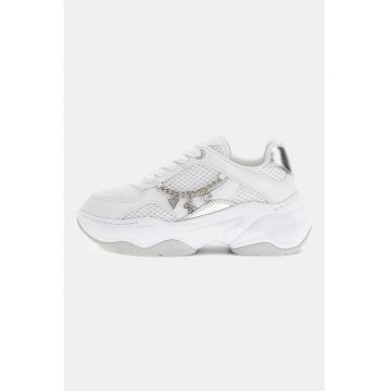 Pantofi sport cu aspect masiv si accesoriu metalic - Alb