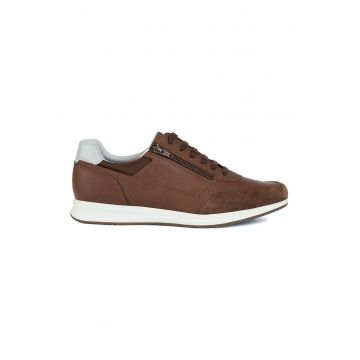 Pantofi sport cu detalii de piele intoarsa Pantofi sport cu detalii de piele intoarsa