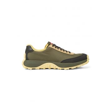 Pantofi sport din plasa cu garnituri din piele intoarsa Pantofi sport din plasa cu garnituri din piele intoarsa