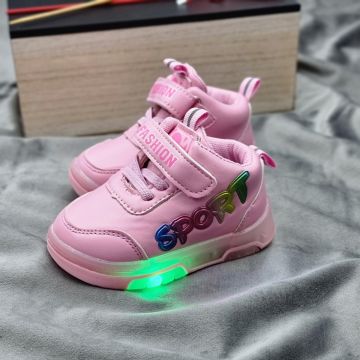 Sneakersi Fata Roz Cu Luminite Astrid